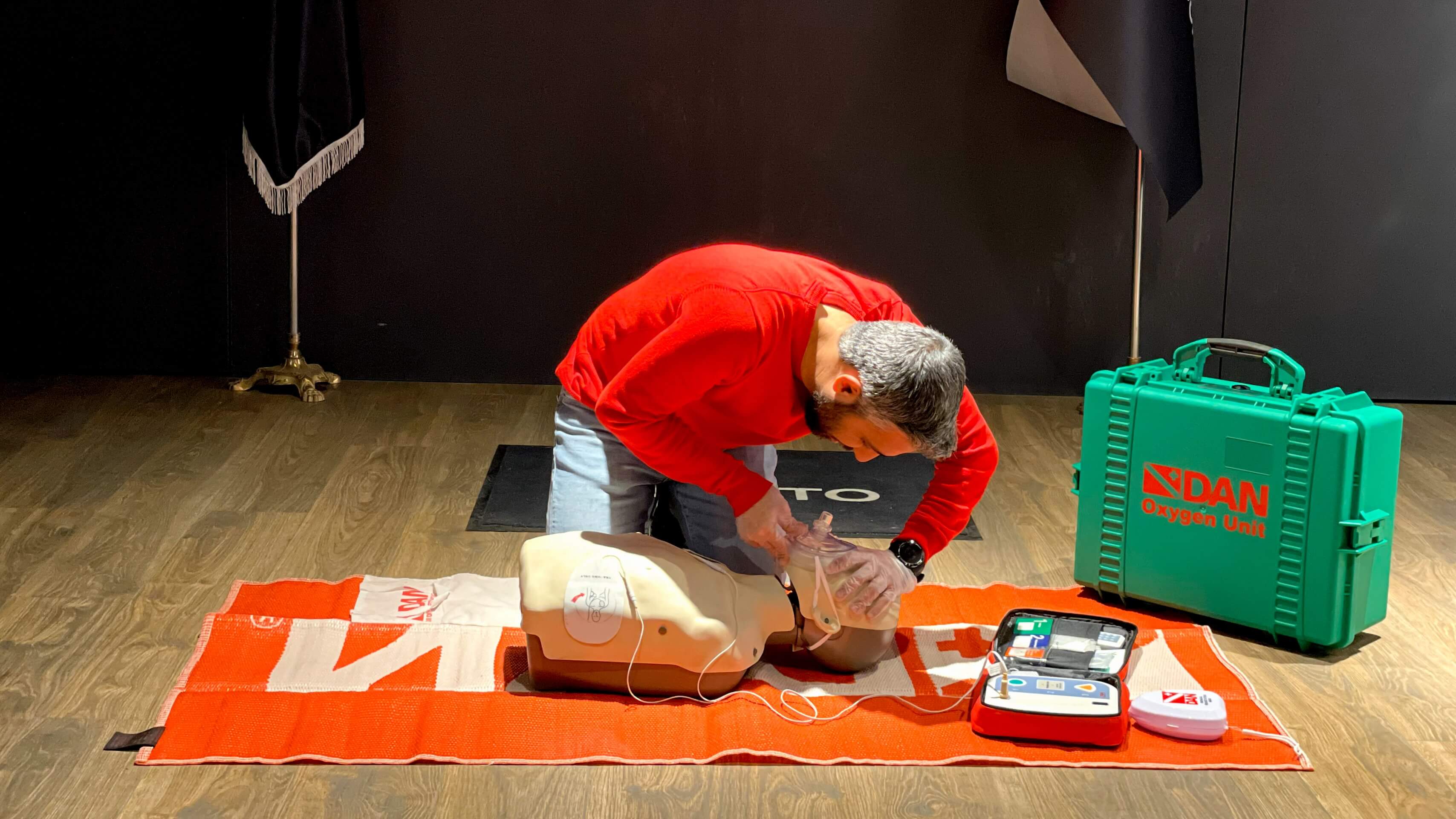 کلاس شوک الکتریکی AED