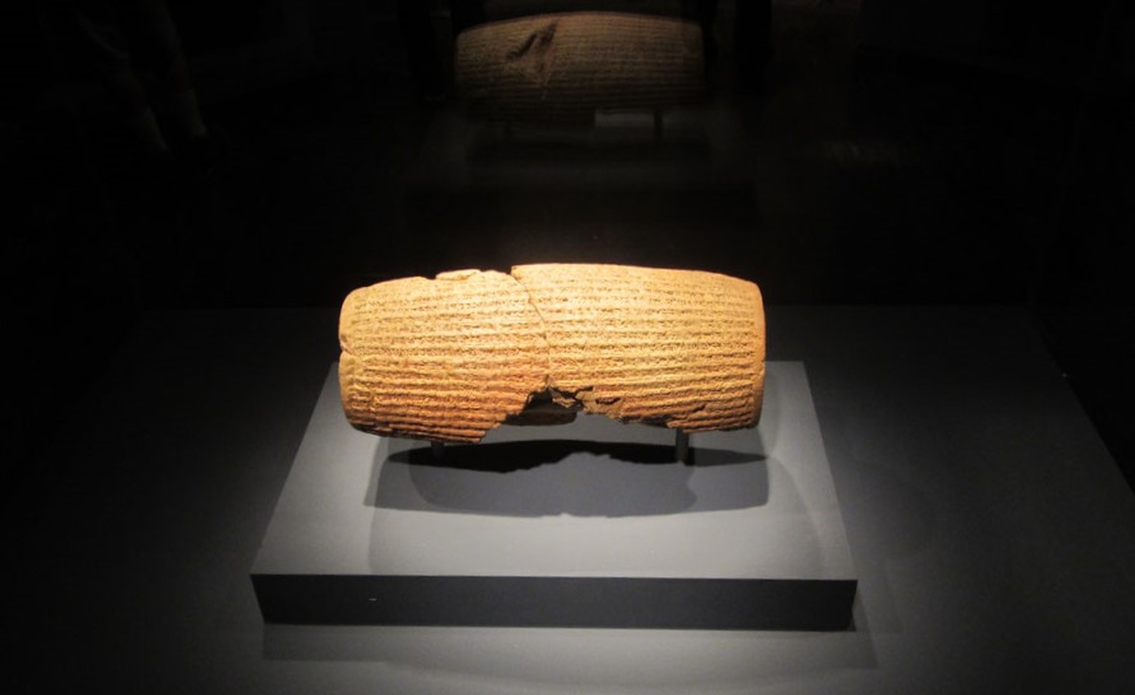 منشور اخلاقی جزیره سفید آرامش منشور اخلاقی جزیره سفید آرامش