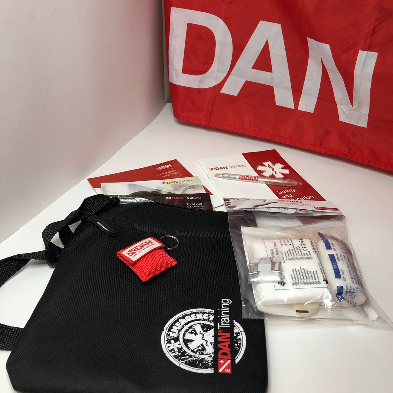 آموزش کمکهای اولیه ناشی از صدمات دریایی آموزش کمکهای اولیه ناشی از صدمات دریایی