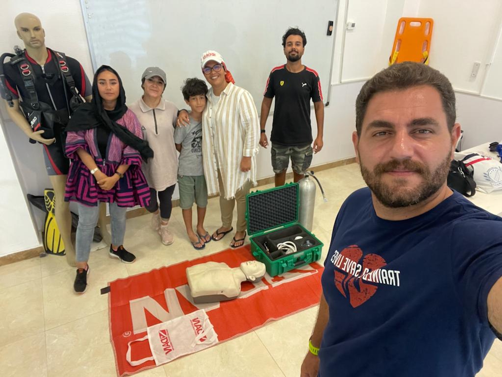 دوره آموزش کمکهای اولیه و اکسیژن درمانی DAN اروپا دوره آموزش کمکهای اولیه و اکسیژن درمانی DAN اروپا