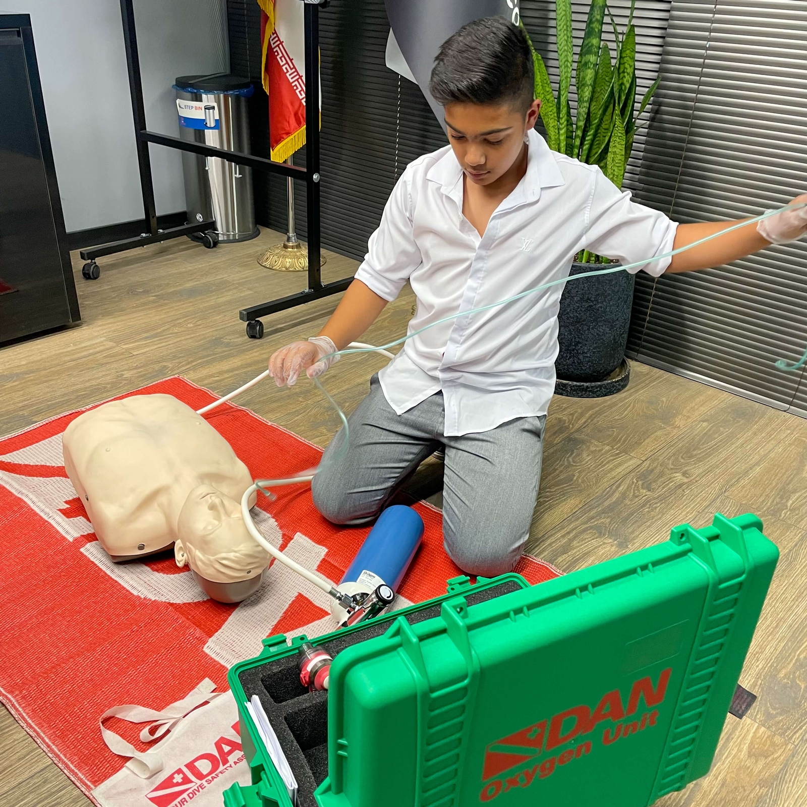 کمکهای اولیه و اکسیژن درمانی DAN اروپا کمکهای اولیه و اکسیژن درمانی DAN اروپا